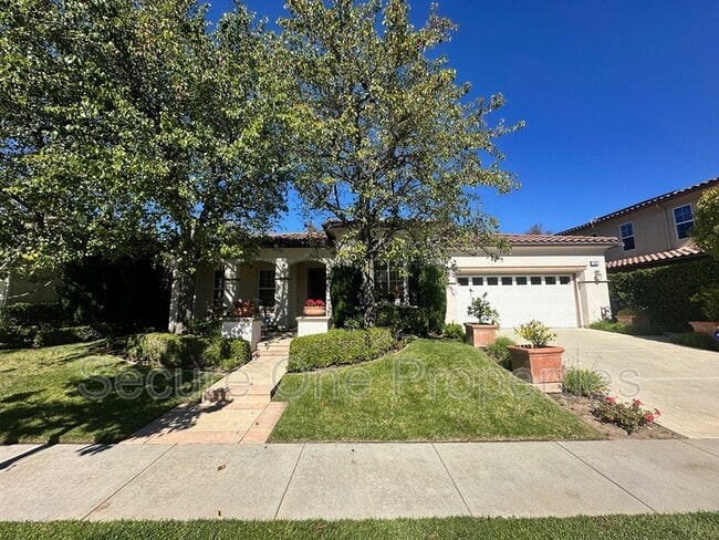 property at 5199 Via Dolores
