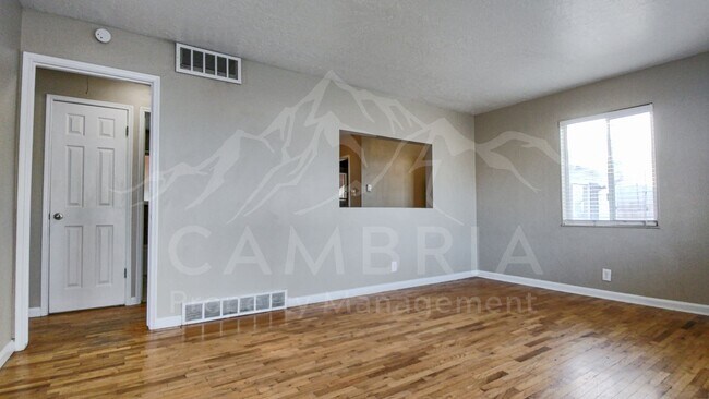 384 Beryl Ave in South Salt Lake, UT - Building Photo - Building Photo