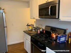 38 L St, Unit 1 in Boston, MA - Building Photo - Building Photo