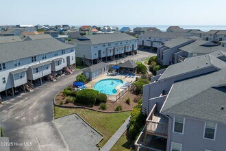 228 Lazy Day Dr in Surf City, NC - Building Photo - Building Photo