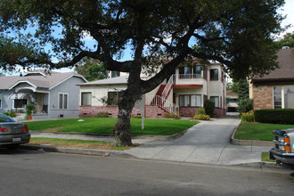 1231 E Lexington Dr in Glendale, CA - Building Photo - Building Photo