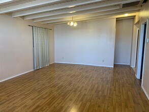 3105 Valverde Dr NE in Albuquerque, NM - Foto de edificio - Building Photo