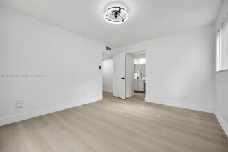 9514 N Belfort Cir in Tamarac, FL - Building Photo - Building Photo