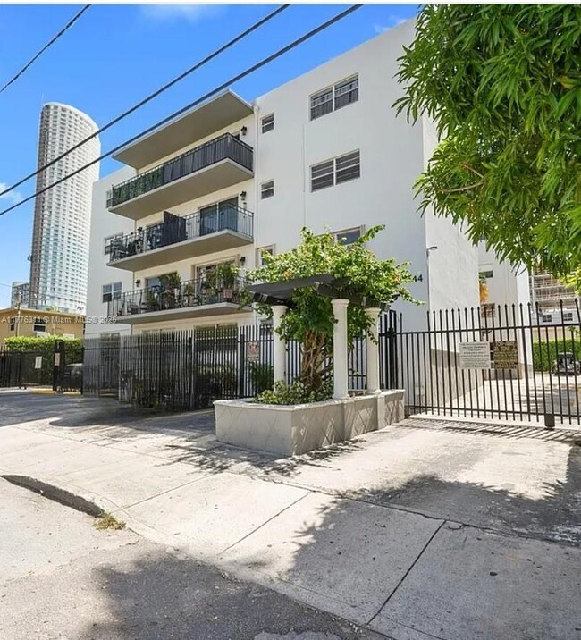 property at 444 SW 4th St