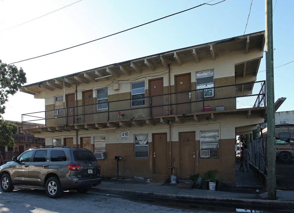 416 SW Avenue C Pl in Belle Glade, FL - Foto de edificio