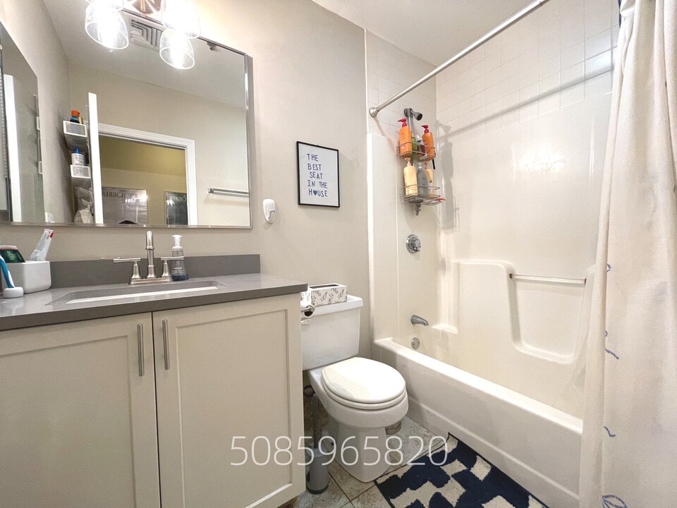 5 Davis Ave, Unit 2 in Brookline, MA - Building Photo