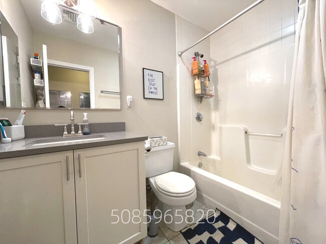 5 Davis Ave, Unit 2