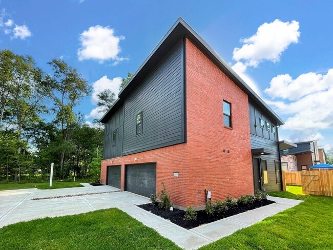 property at 2517 Appian Wy