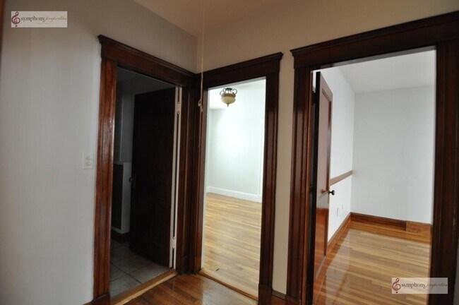 202 Calumet St, Unit 1 in Boston, MA - Building Photo - Building Photo