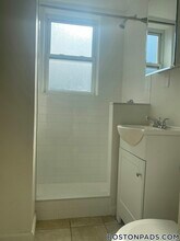 220 Hanover St, Unit 27 in Boston, MA - Foto de edificio - Building Photo