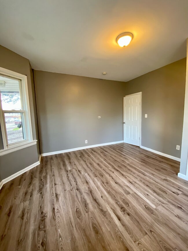 101 Bedford St, Unit 1 floor in East Orange, NJ - Foto de edificio - Building Photo