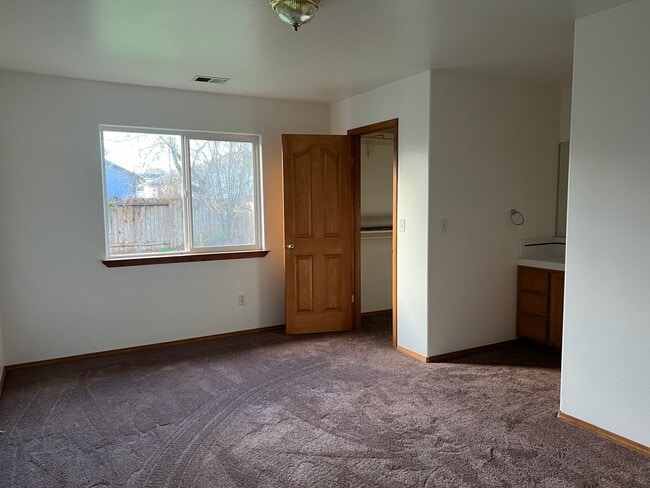 1342 Chaparrel Dr in Mckinleyville, CA - Building Photo - Building Photo