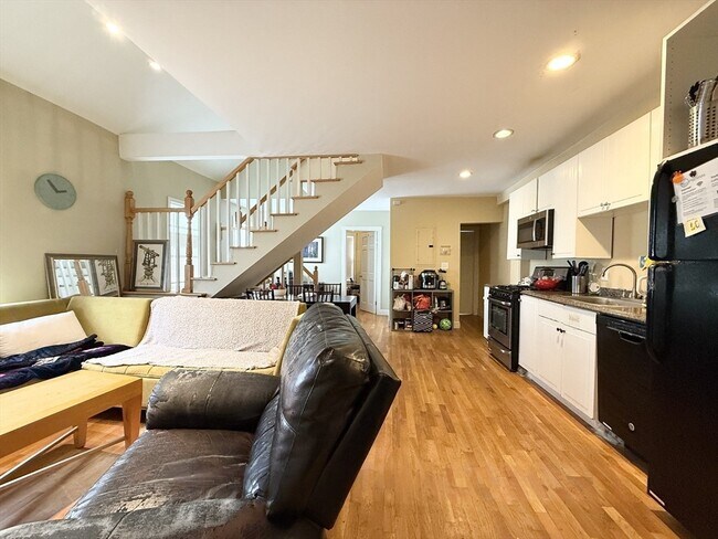 51 Clifton St, Unit 51 in Cambridge, MA - Building Photo - Building Photo