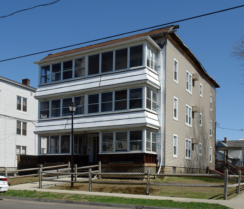 143 Skeele St in Chicopee, MA - Foto de edificio