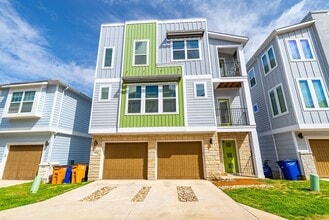 1924 Warely Ln in Austin, TX - Building Photo - Building Photo