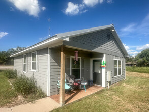 The Commons on Boundary in Giddings, TX - Building Photo - Building Photo