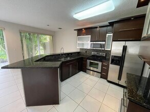 23395 Water Cir in Boca Raton, FL - Building Photo - Building Photo