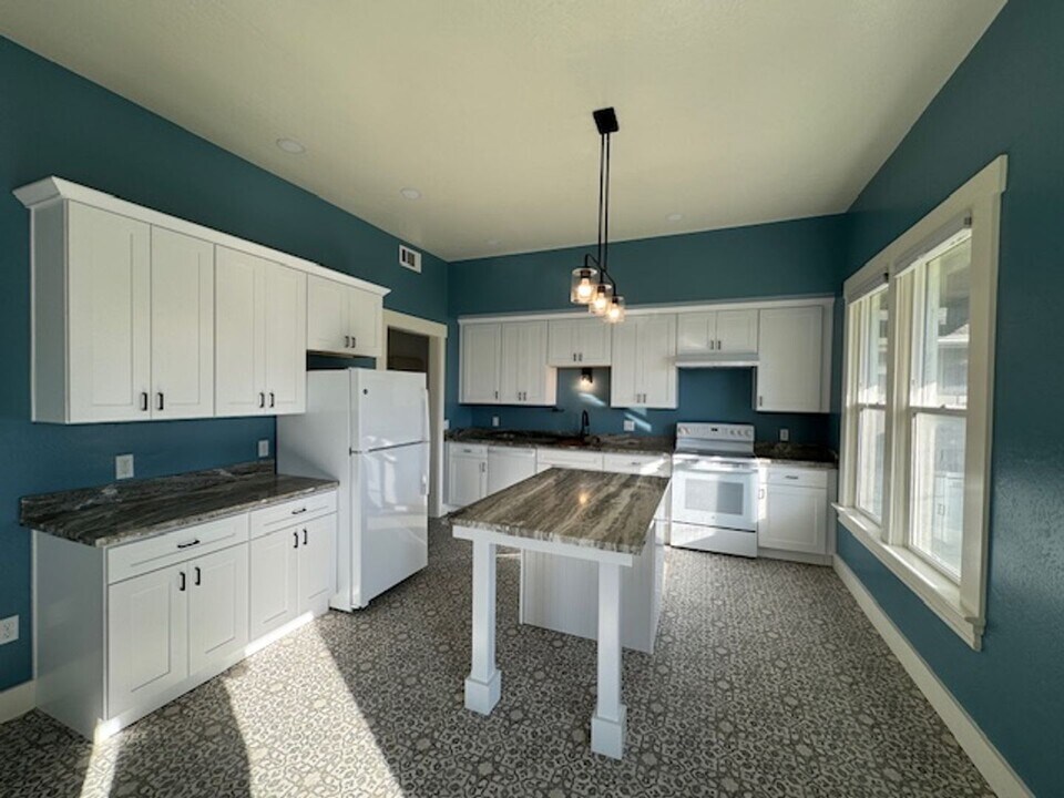 2729 California St in Eureka, CA - Building Photo