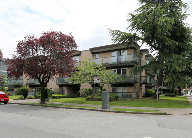 1880 Greer Ave in Vancouver, BC - Building Photo - Primary Photo