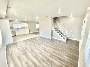 10617 S Broadway in Los Angeles, CA - Building Photo - Building Photo