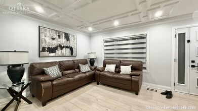 32 Dromore Cres in Toronto, ON - Building Photo - Building Photo