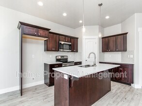 16297 S Truss Dr in Bluffdale, UT - Building Photo - Building Photo