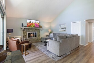 147 Walkers Cay Dr in Osage Beach, MO - Foto de edificio - Building Photo