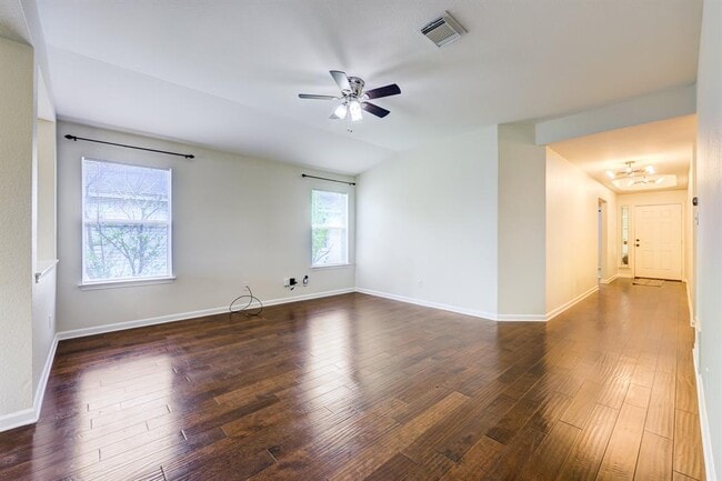 12017 Buzz Schneider Ln in Austin, TX - Building Photo - Building Photo