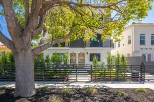 2920 12th Ave in Los Angeles, CA - Building Photo
