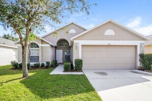 905 15th St NE in Ruskin, FL - Building Photo