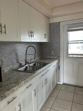 1050 E Sample Rd in Pompano Beach, FL - Building Photo - Building Photo