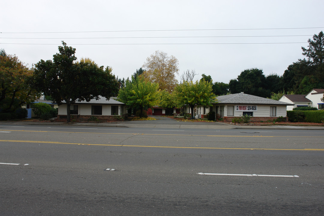 241-249 Farmers Ln in Santa Rosa, CA - Building Photo