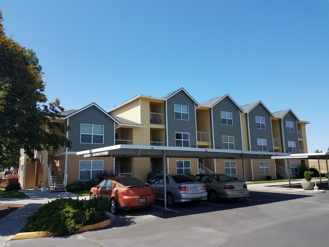 Sterling Ridge in Hermiston, OR - Building Photo - Building Photo