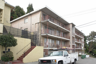 520 Boden Way in Oakland, CA - Building Photo - Building Photo