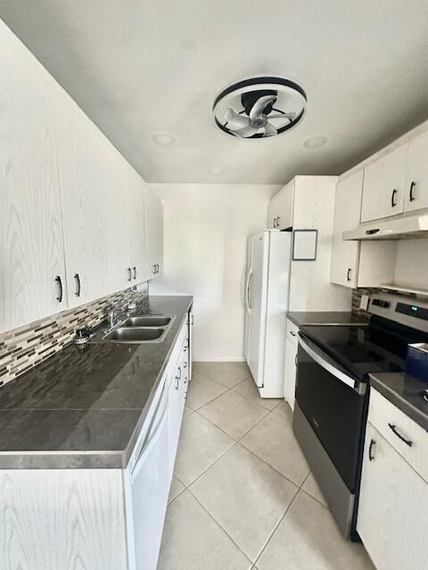 1056 Exeter in Boca Raton, FL - Foto de edificio - Building Photo