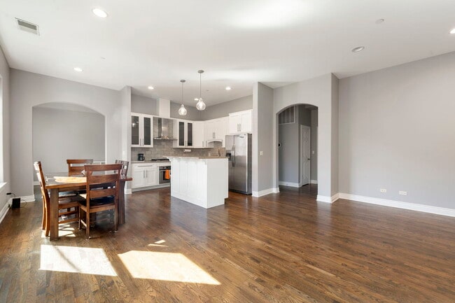 140 Ridge Ave in Evanston, IL - Building Photo - Building Photo