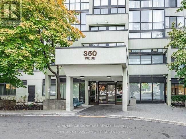 350 Webb Dr in Mississauga, ON - Building Photo - Building Photo