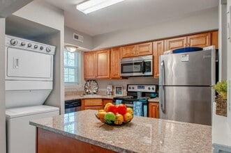 Moorestowne Woods Apartment Homes in Moorestown, NJ - Foto de edificio - Building Photo