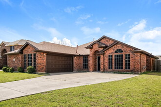 1013 Urban Dr in Desoto, TX - Building Photo - Building Photo