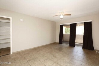 4554 E Paradise Village Pkwy N in Phoenix, AZ - Building Photo - Building Photo