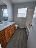 125 Crestwood Dr in San Angelo, TX - Building Photo