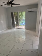 1860 Venice Park Dr, Unit 124 in North Miami, FL - Building Photo - Building Photo