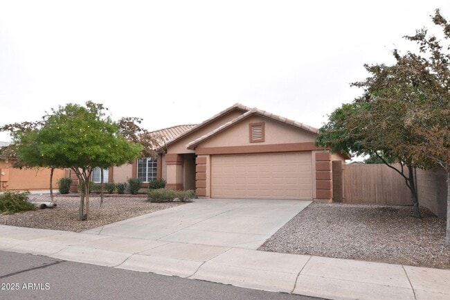 2213 S Tucana Ln in Gilbert, AZ - Building Photo - Building Photo