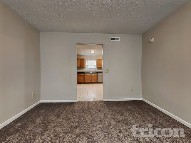 614 Eastpointe Dr in Shelbyville, IN - Building Photo - Building Photo