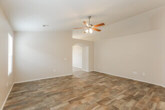 1114 E Fraktur Rd in Phoenix, AZ - Building Photo - Building Photo