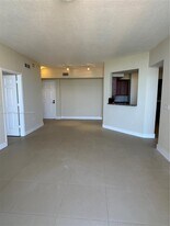 888 S Douglas Rd, Unit 1605 in Coral Gables, FL - Building Photo