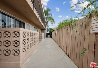 7550 Fountain Ave in West Hollywood, CA - Building Photo - Building Photo