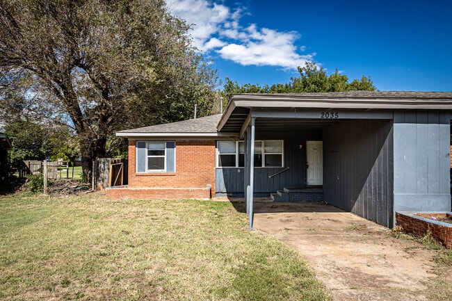 2035 NW 24th St in Lawton, OK - Building Photo - Building Photo