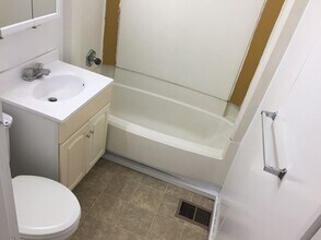 19-21-21 Penobscot St in Orono, ME - Building Photo - Building Photo