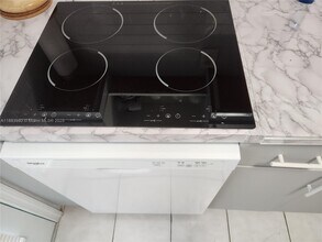 6490 Collins Ave, Unit 18 in Miami Beach, FL - Building Photo - Building Photo